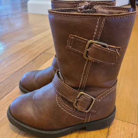 Carters size 7 boots - Picture 3 of 4